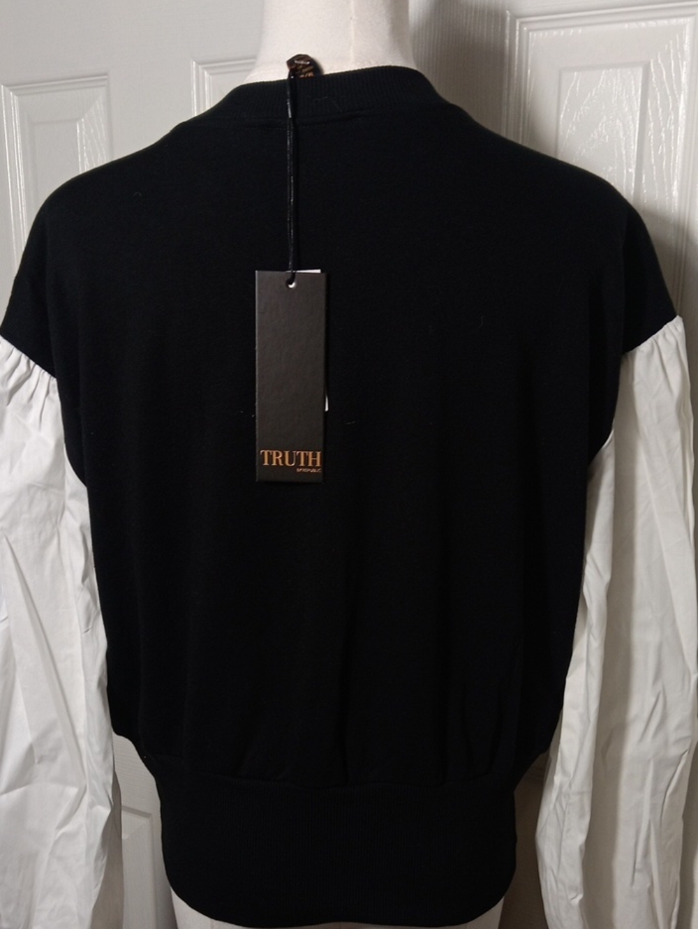 NWT Truth by Republic Black Mixed Media Balloon Sleeve Sweatshirt Medium - Picture 5 of 13